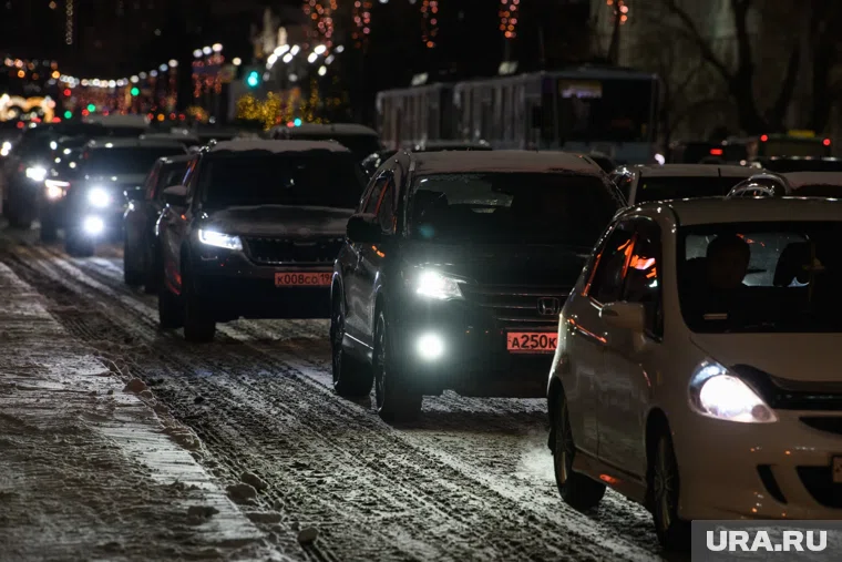 На трассе Р-242 возникли образовались пробки