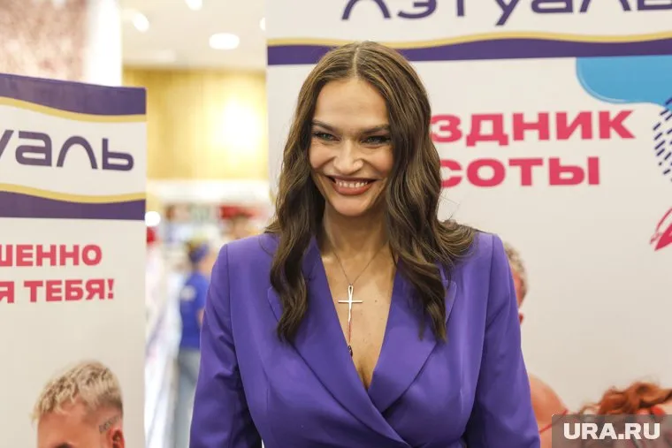 Алена Водонаева носит капы, чтобы скрыть отсутствие зуба