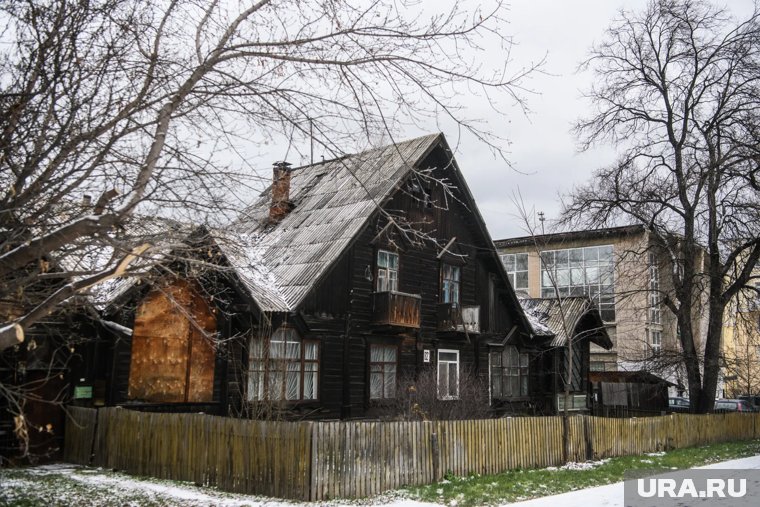Деревянный конструктивизм Екатеринбурга: что скрывают уникальные коттеджи на Большакова