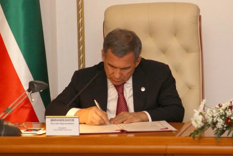 Рустам Минниханов Подписание соглашенияКурган, подписание соглашения, минниханов рустам
