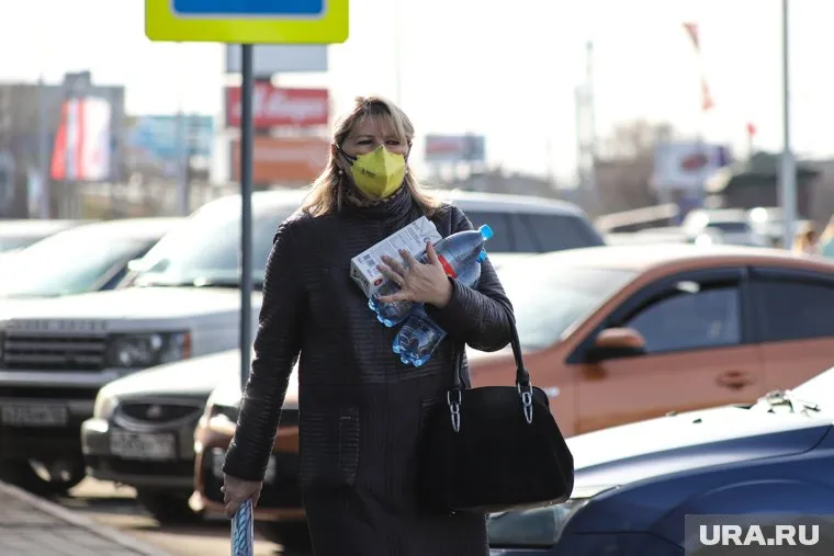 Треть россиян ходят в масках