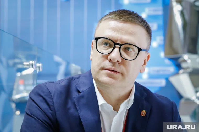 Губернатор Текслер поздравил с профессиональным праздником дорожников