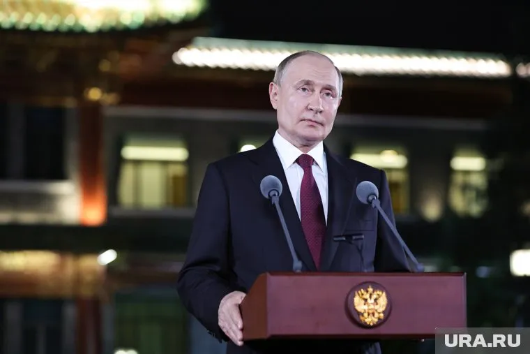 Путин отправился на катере «Ураган», сообщили в Кремле