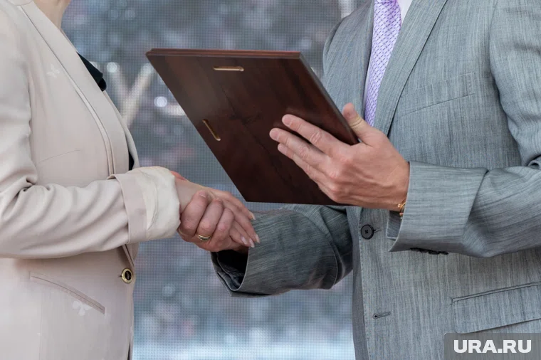 Четверо работников получили звание заслуженных работников ЯНАО