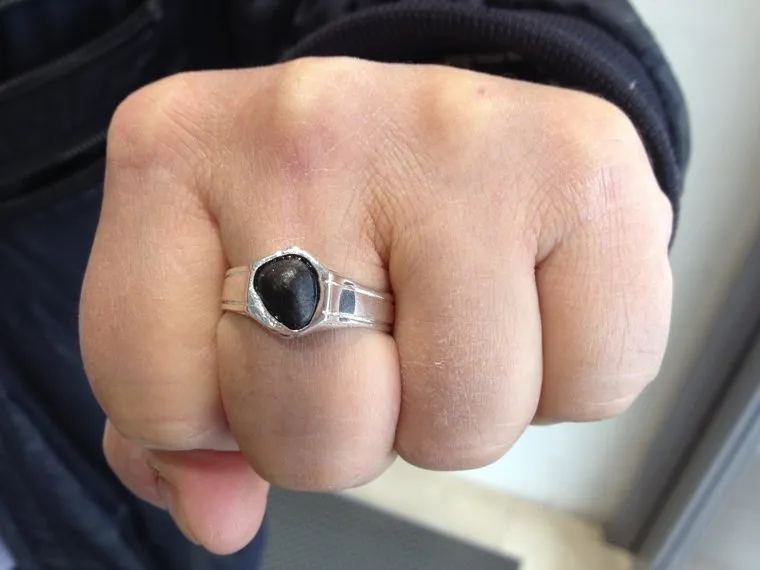 Перстень с метеоритом. Челябинск.