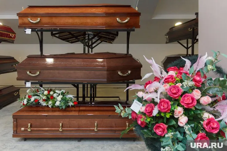 Курганские чиновники не смогли закупить партию элитных гробов на 1,2 млн рублей