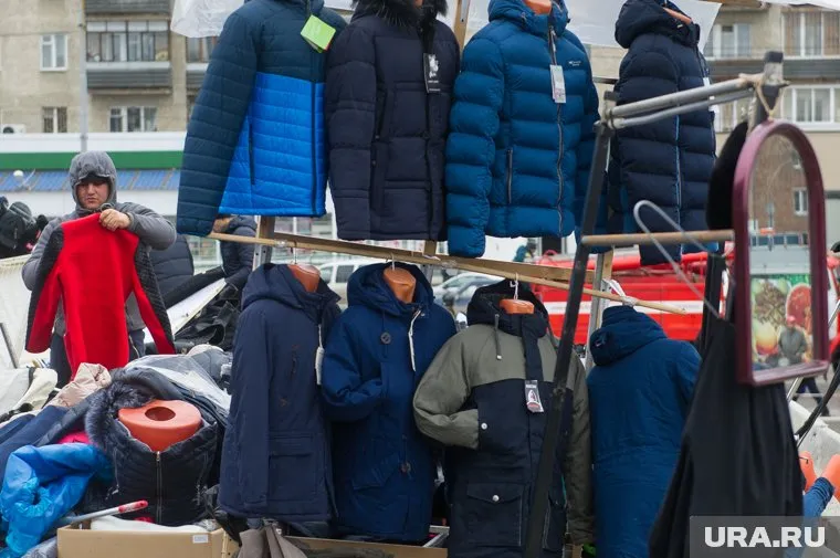 В Лабытнанги власти пошли на уступки только открытым палаткам на стихийном рынке