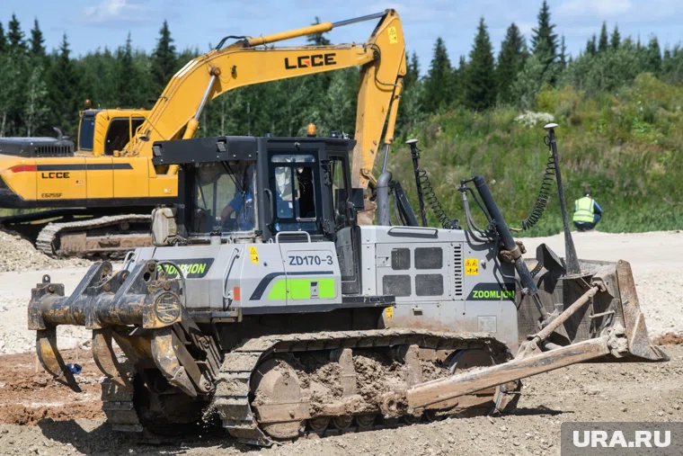 Беспилотные бульдозеры протестировали на трассе в Челябинской области (архивное фото)