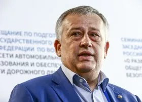 Губернатор Ленобласти приехал на похороны Старовойта