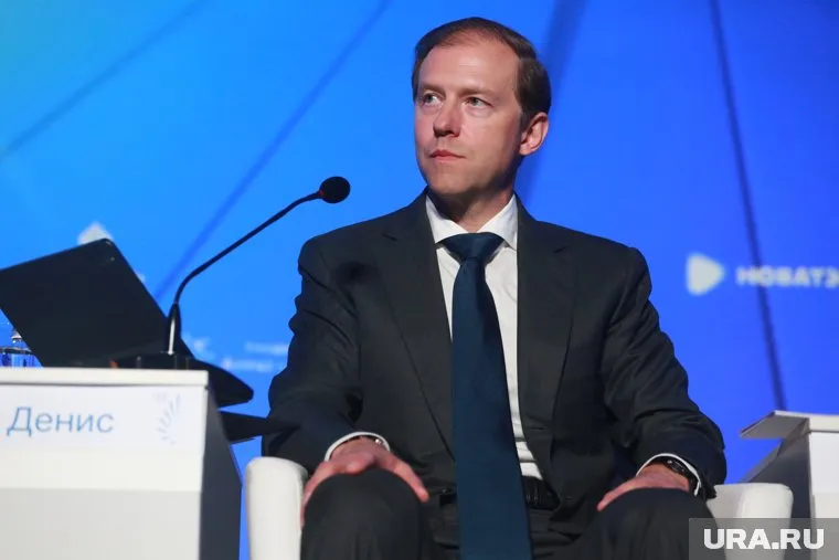Денис Мантуров прилетел в Екатеринбург днем 12 января