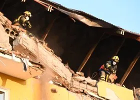 СУ СК: Пермяка, которого искали под завалами взорвавшегося дома, нашли живым