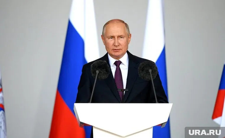 Вооруженные силы России надежно защищают свою страну и несут свободу другим народам, заявил Владимир Путин