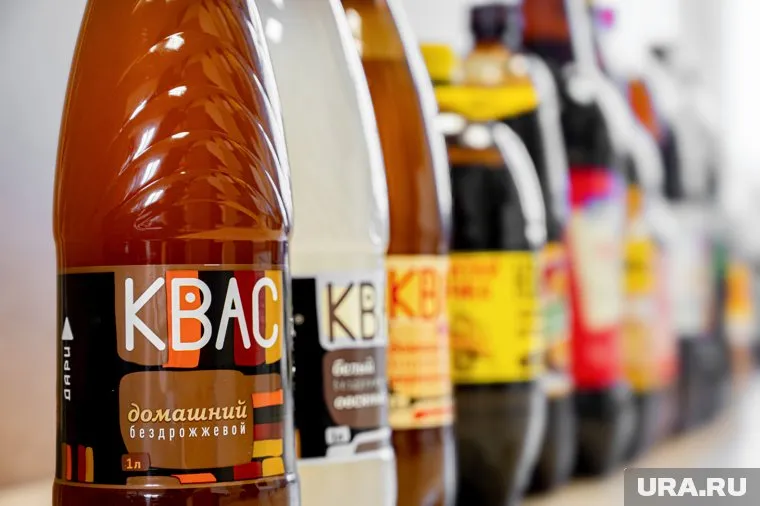 Квас имеет группу витаминов B, но в малом количестве, поэтому польза от напитка невелика, уточнила врач Никитина