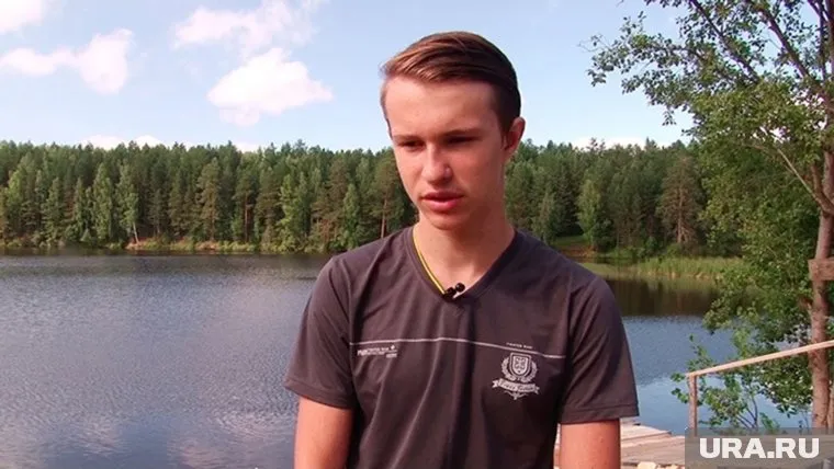 Парень спас человека