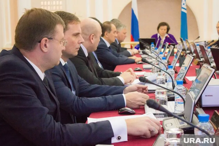 Проверку пройдут не только чиновники в департаментах, но и сотрудники всех правительственных учреждений