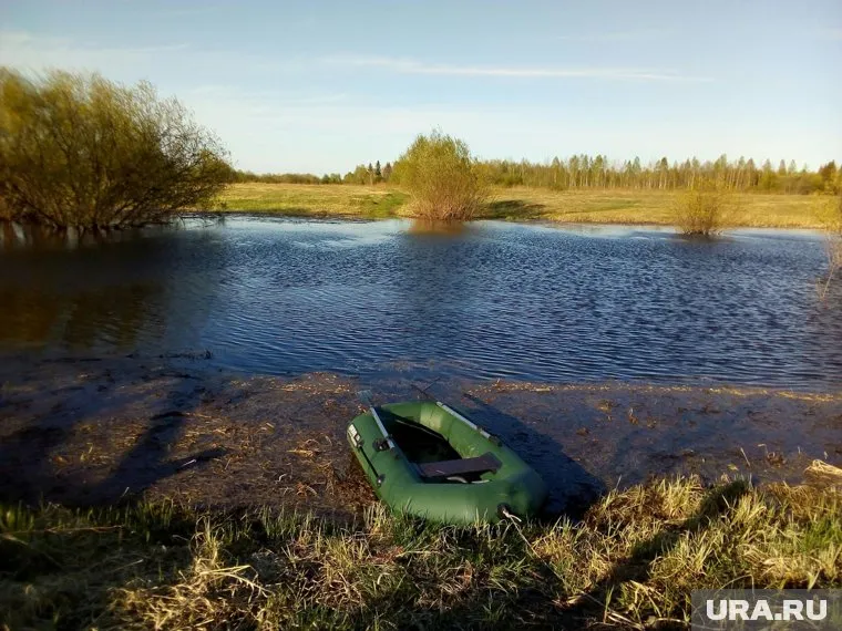 «Островитяне» были вынуждены сами приобрести лодку