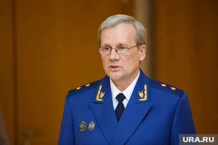 Прокурор Свердловской области Сергей Охлопков удивлен, что автоледи-матерщинницу до сих пор не проверили