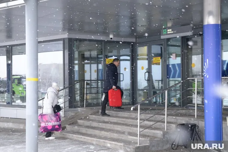 Воздушная гавань временно не принимает не отправляет авиарейсы