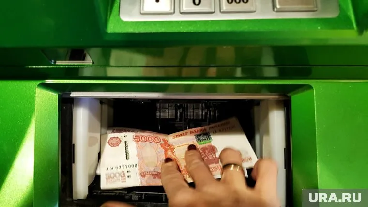 МРОТ увеличится до 12 702 рублей