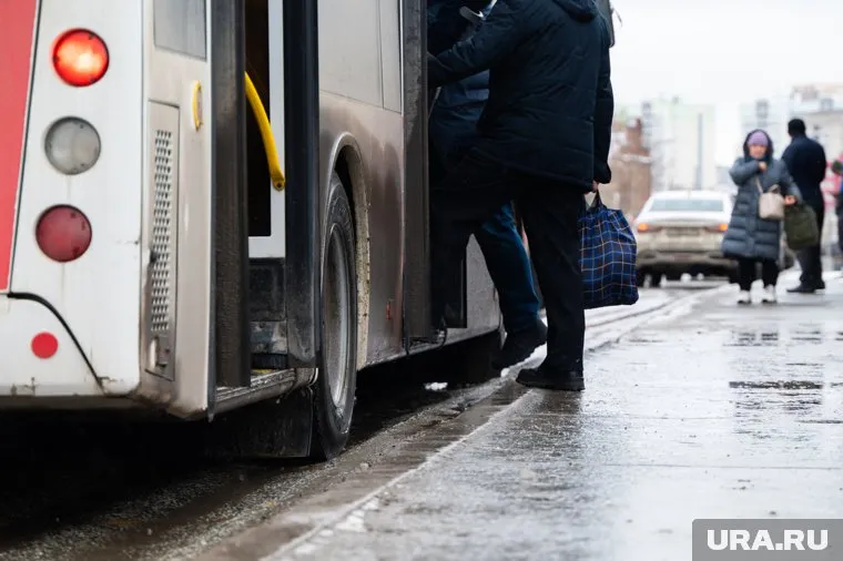 Из-за нехватки водителей и пробок не получается запустить больше автобусов на маршрутах в Перми
