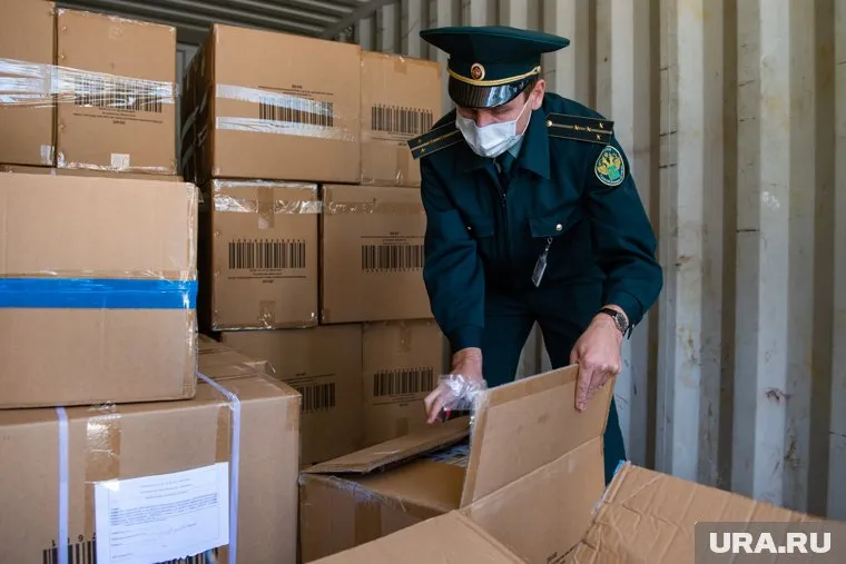 В Минфине заявили, что более половины объема контрабанды табака и алкоголя приходится на ЕАЭС