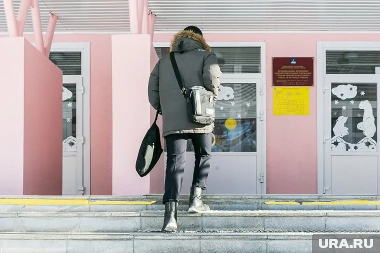 В Сургуте 13-летний подросток угрожал нападением на школы