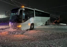 Челябинский автобус с детской хоккейной командой столкнулся с «ГАЗелью»