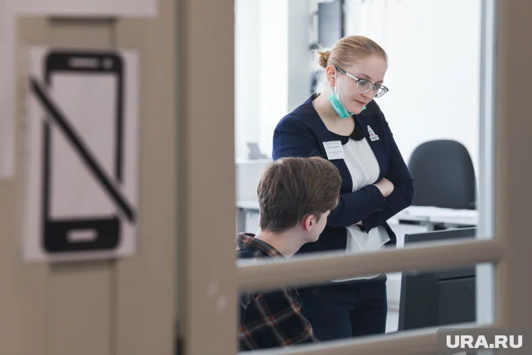 Учителя должны решать конфликты исключительно словами или в присутствии родителей