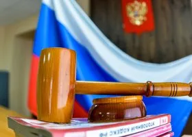 Мать попавшего в реанимацию после драки мальчика из ХМАО готовит иск к школе
