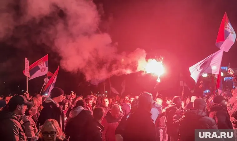 По словам Боцан-Харченко, протесты проводятся по принципу «майдановых революций»