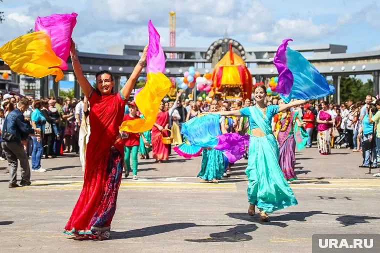 Почти во всех частях города есть праздничные площадки