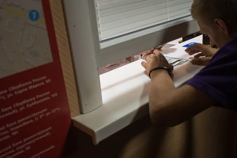 Рейд в подпольное казино. Екатеринбург, касса, игровые автоматы, деньги, выдача выигрыша