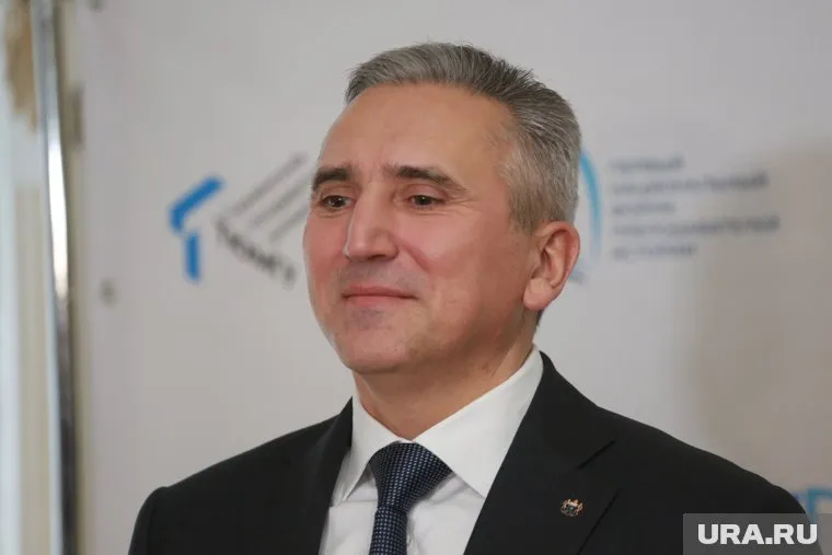 Земляков губернатор Тюменской области поздравил в своих социальных сетях