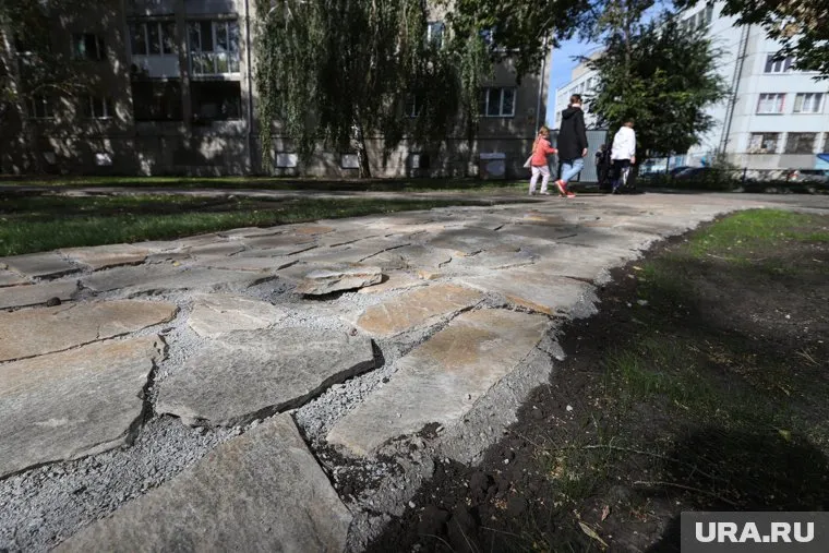 Работы проходят в сквере по улице Климова (архивное фото)