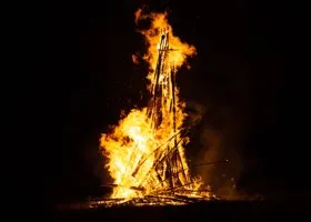 Сожгли как ведьму: односельчане оправдывают челябинского главу села, зверски убившего женщину 