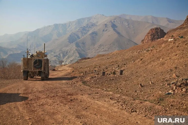 Вооруженные люди угнали самолет, чтобы улететь в Иран