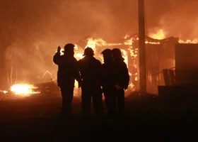 Названа причина пожара под Сысертью, где сгорела семья спасателя