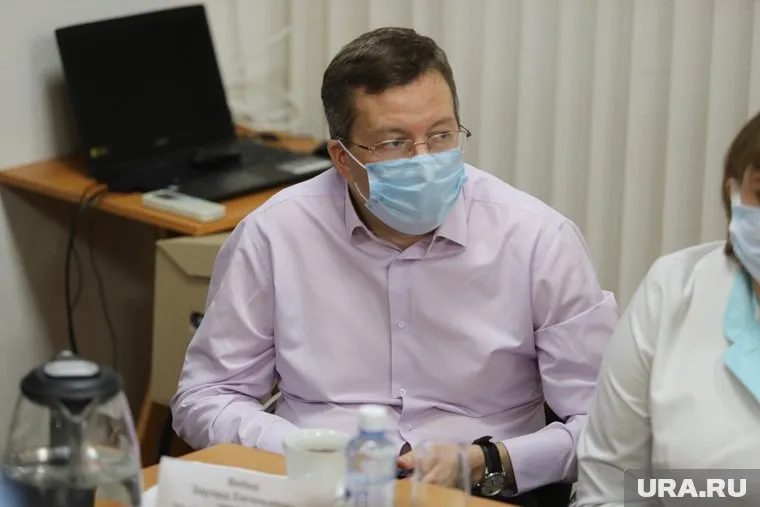 Эдуард Вебер (на фото) сменил пост в курганской детской поликлинике
