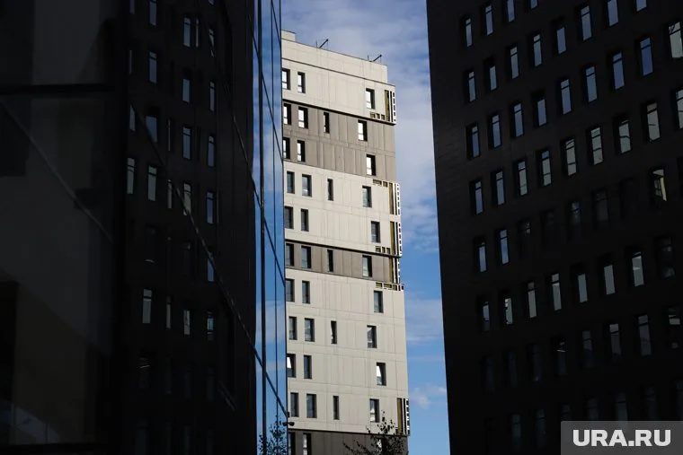 Цены на новостройки в России снизятся из-за перенасыщения рынка жилья, заявил Валерий Летенков