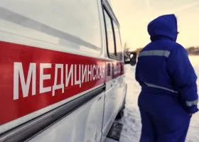 В ЯНАО машина медпомощи застряла в снегу