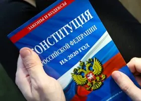 Как поправки в Конституцию защитят россиян от кризиса, кто распространяет коронавирус в России, как не стать жертвой кибербуллинга