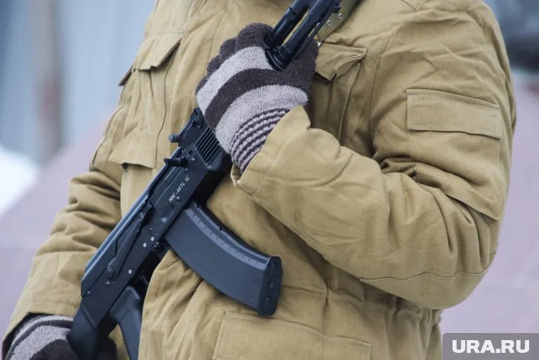 В Кургане силовики почтили память коллеги, погибшего 20 лет назад в Чечне