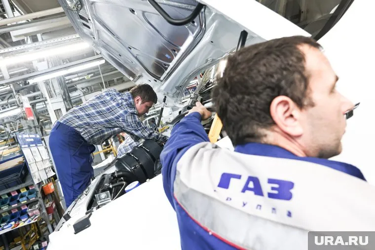 Установление максимально допустимых цен позволит снизить конечную стоимость российских машин, считают общественники