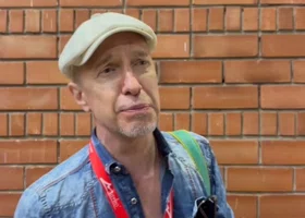 «Передвигаюсь по минимуму»: Соседов начал ходить на костылях