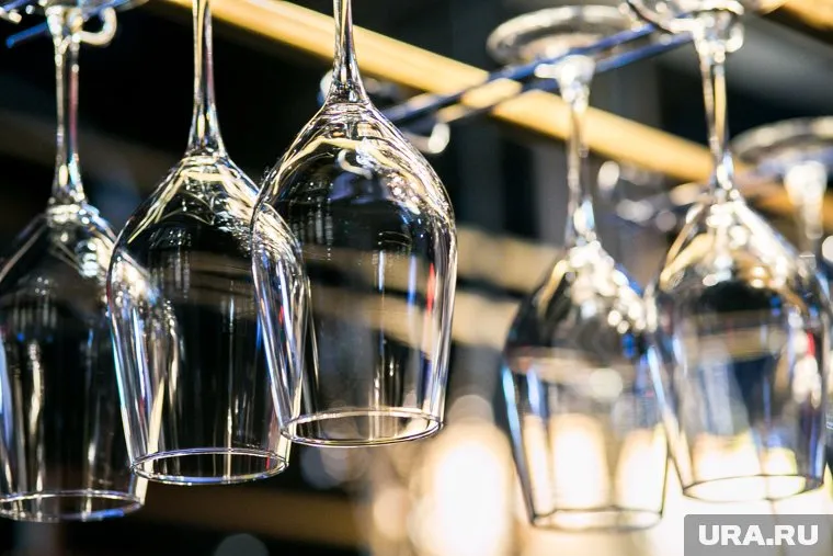 Продажи шампанского перед новогодними праздниками выросли