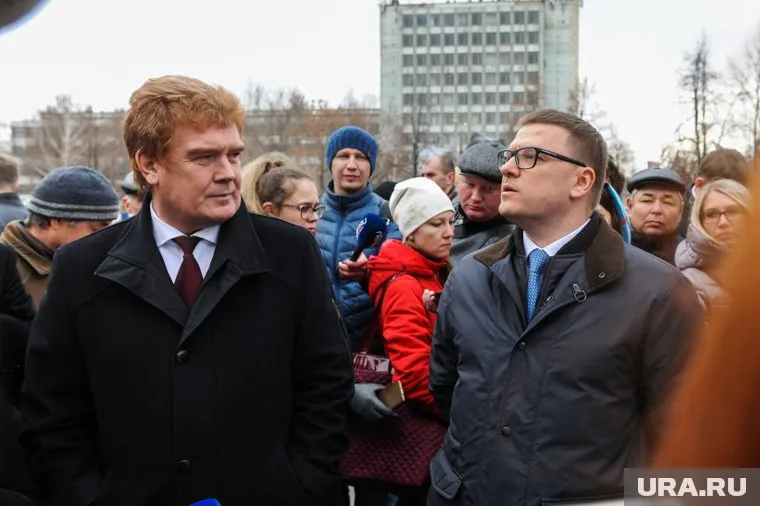Владимир Елистратов (слева) передал город в управление Алексею Текслеру (справа). Так врио приблизился к ловушке