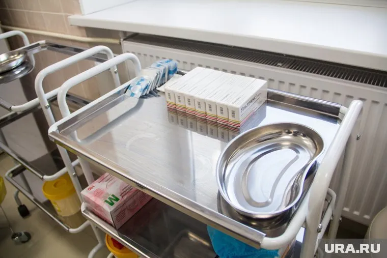 Также ведомство упомянуло три лекарства, которые еще проходят испытания