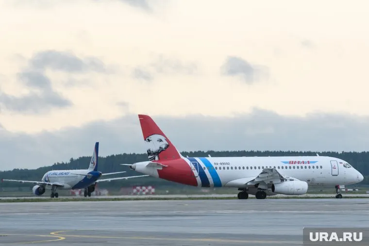 Рейсы авиакомпаний «Ямал» и Utair задерживают на полтора часа