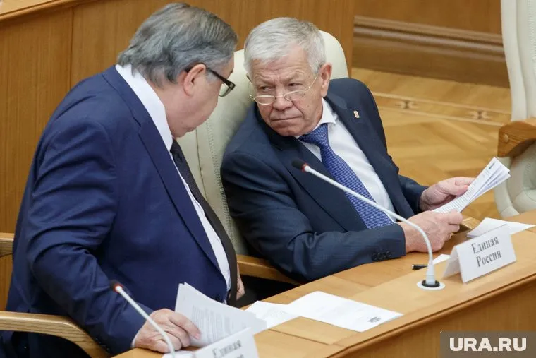 Владимир Анисимов решил перед отставкой поиграть со своими кураторами