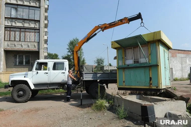 На демонтаж незаконных стоянок теперь вызывают ОМОН